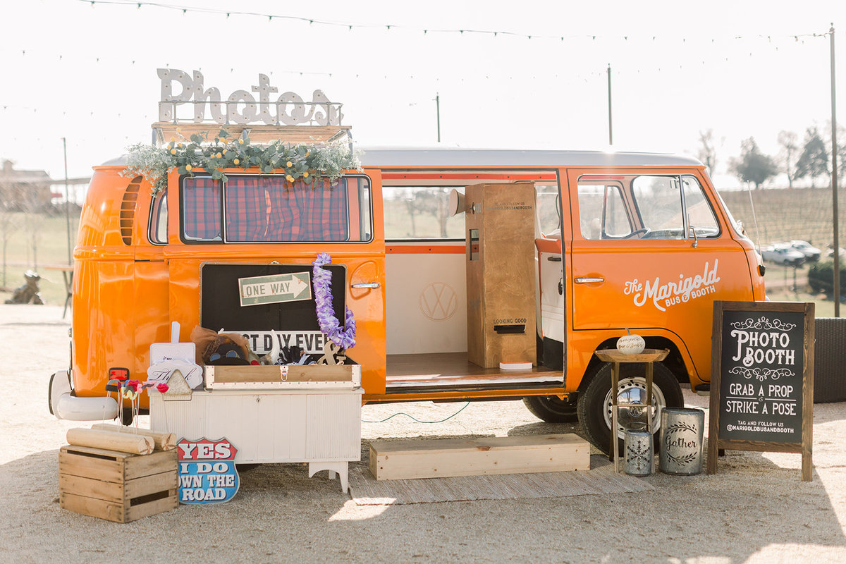 Image of the Marigold Photo Booth Bus.